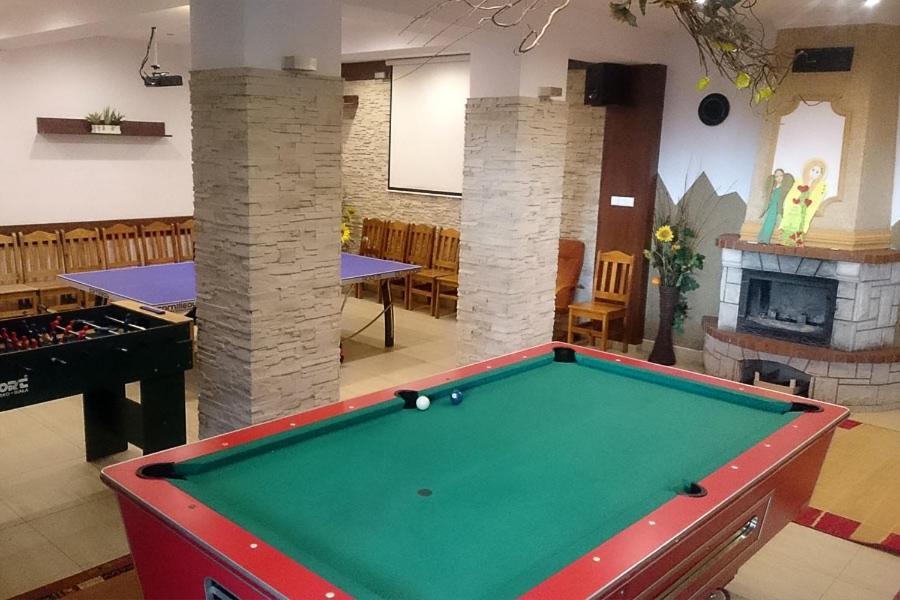 לינה וארוחת בוקר ביאלי דונאייק Osrodek Wczasowo-Kolonijny Gron מראה חיצוני תמונה