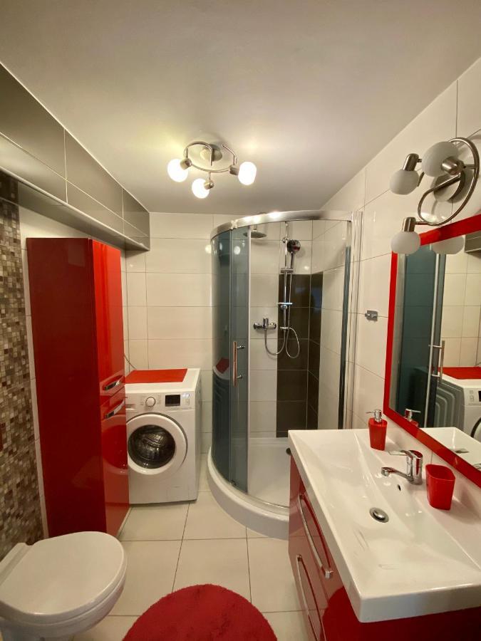 לינה וארוחת בוקר ביאלי דונאייק Osrodek Wczasowo-Kolonijny Gron מראה חיצוני תמונה